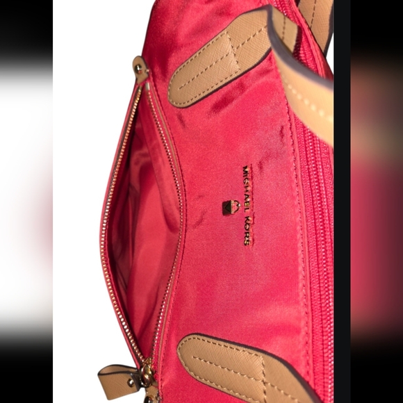 Michael Kors Kelsey Large Top-Zip Nylon Red Tote With Tan Handles - Picture 9 of 14